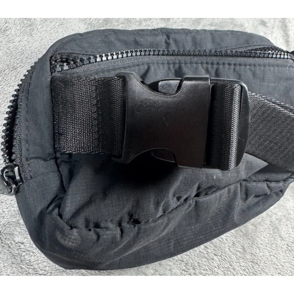 No Boundaries Everyday Belt Bag Waist Pack or Sling Black One Sz WM4059065-0523